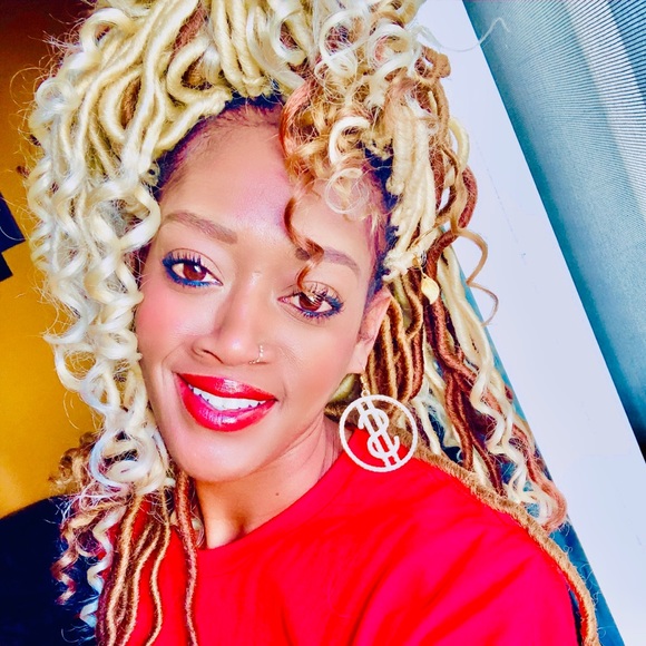 Nice to meet you! I’m Mikaila - Picture 8 of 14